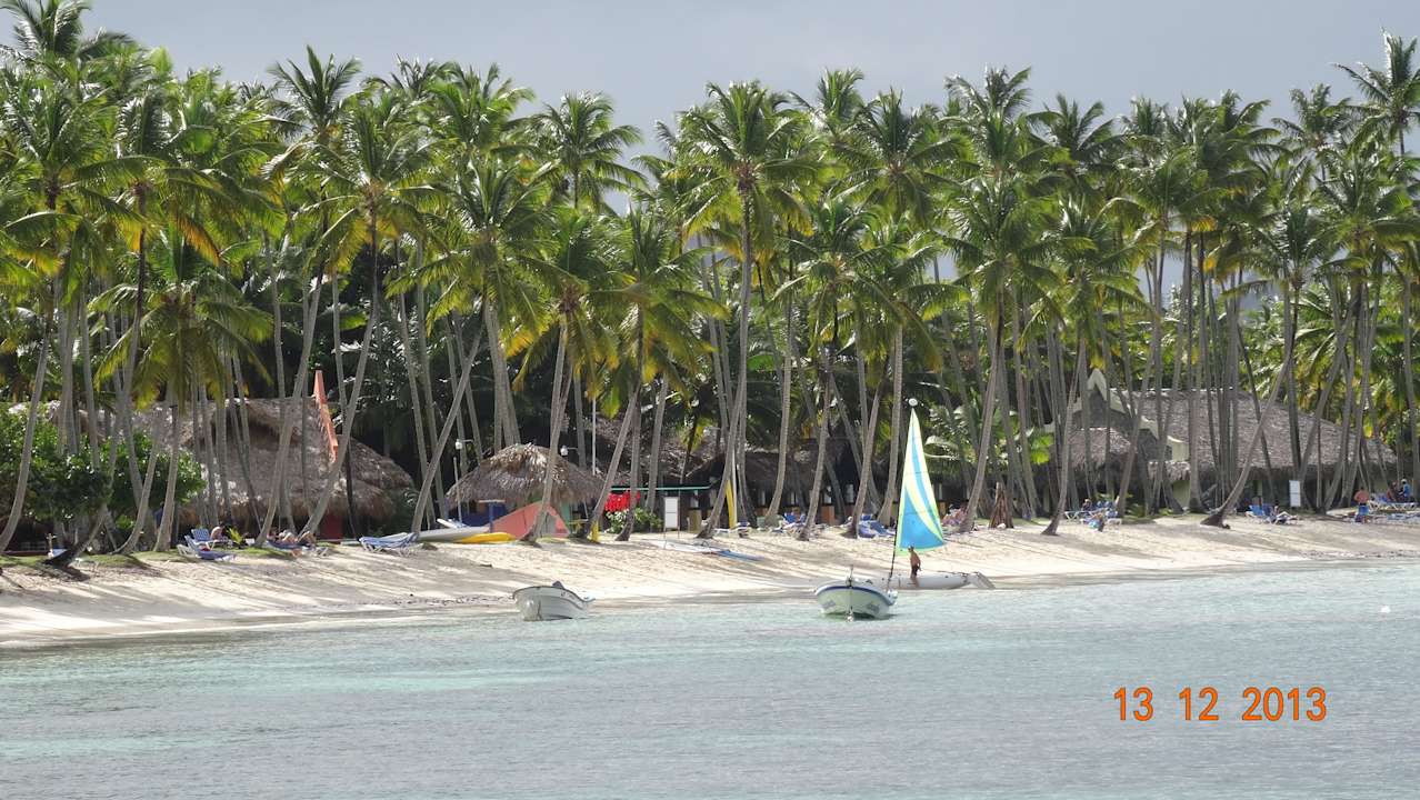 Sehr schöner Strand Wyndham Alltra Samana