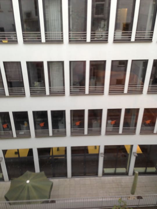 Blick in den Innenhof Hotel Cristall