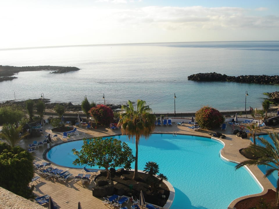 Pool- und Meerblick  Hotel Grand Teguise Playa