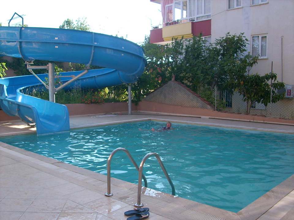 Pool mit Rutsche Akdora Resort & Spa