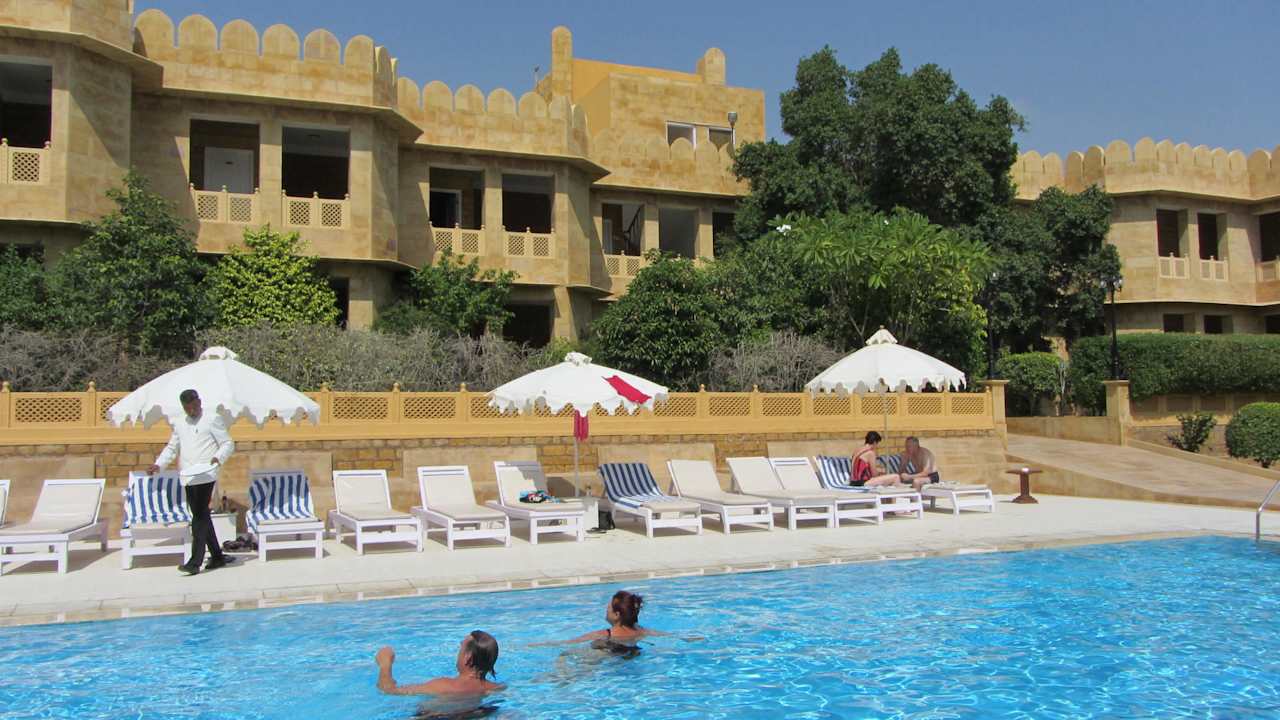 Auch Service am Pool Hotel Rang Mahal