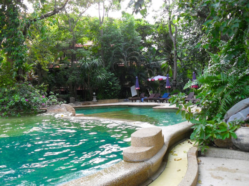 Oberer Pool The Fair House Beach Resort