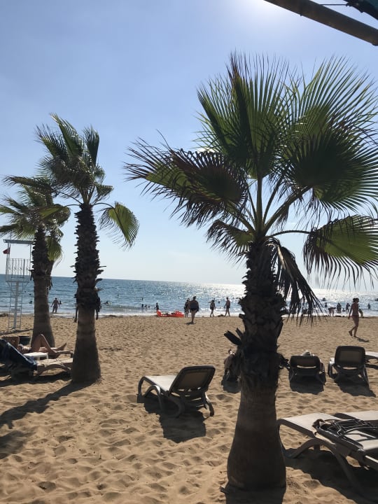 Strand Club Grand Side