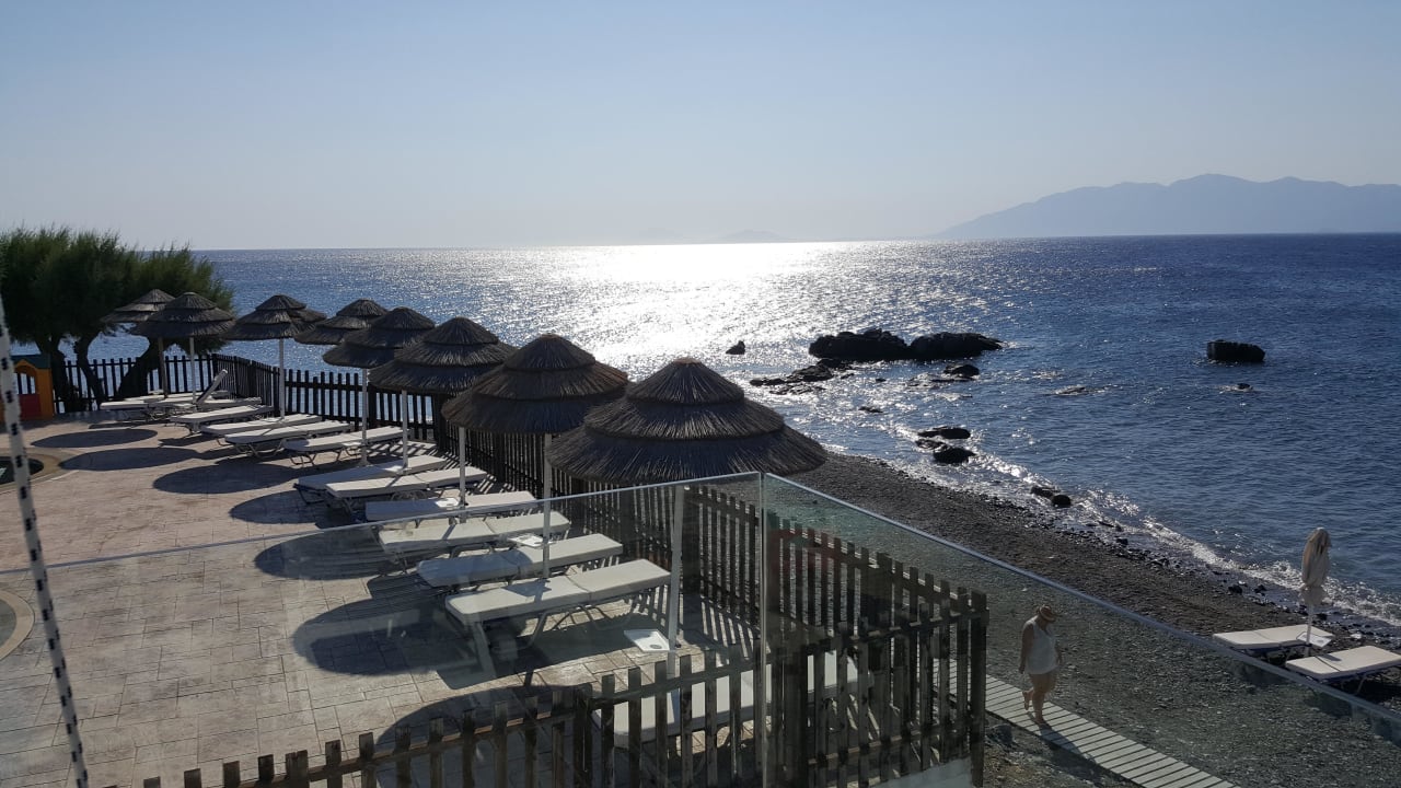 Ausblick vom Pool Dimitra Beach Hotel & Suites