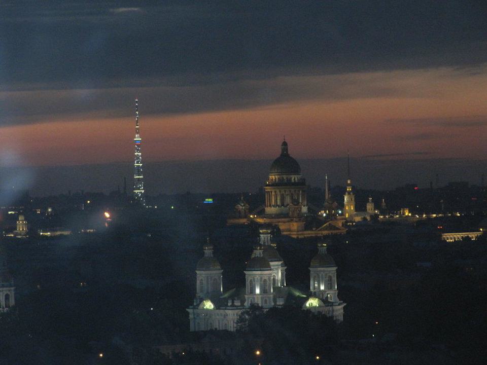 Вид на город из окна ресторана AZIMUT Hotel St. Petersburg