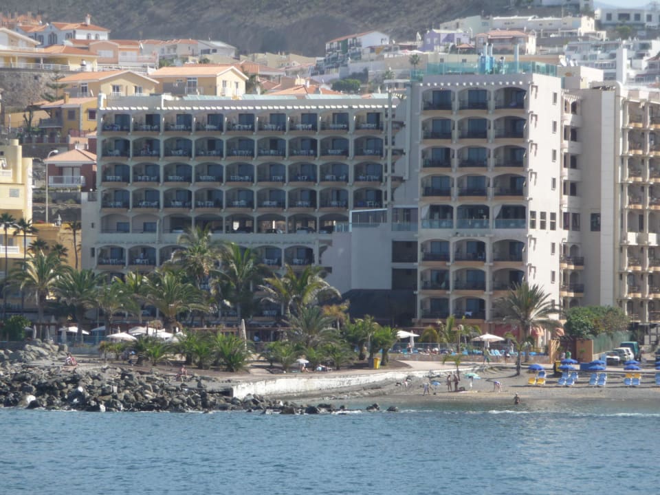 Blick vom Hafen aufs Hotel Bull Dorado Beach & Spa