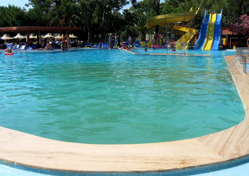 Chemieunfall - grüne Chemie im Pool Kustur Club Holiday Village