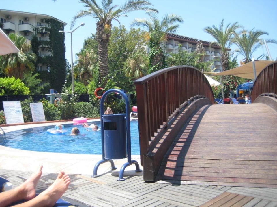 Бассейн Hotel Grand Zaman Garden