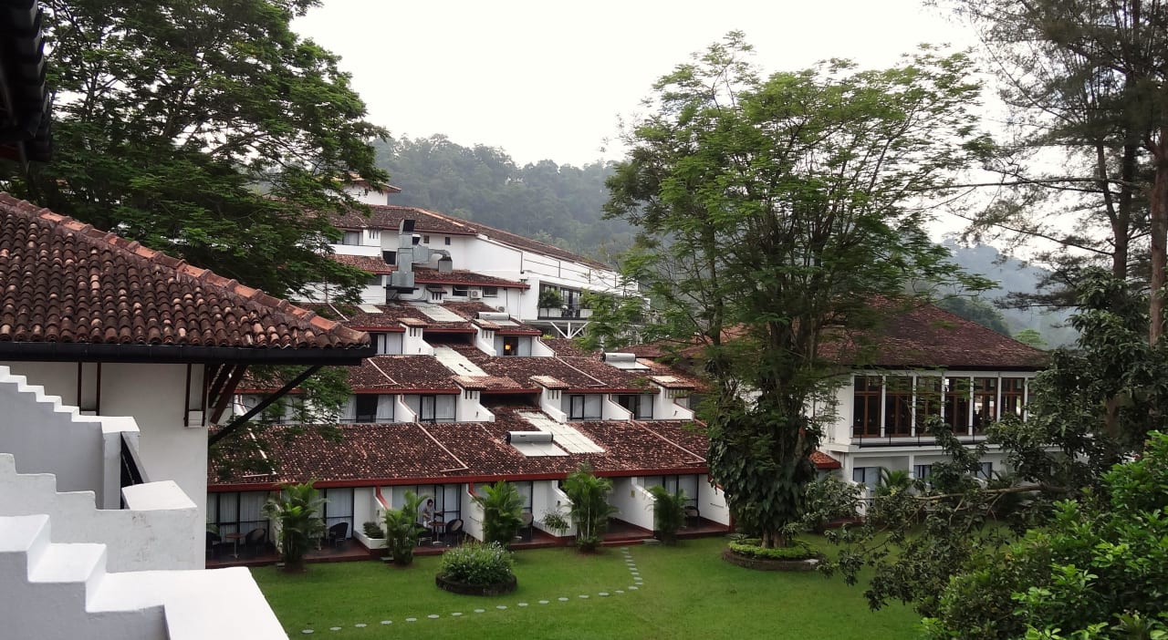 Pyramidenförmiger Trakt mit Standard-Zimmern Hotel Cinnamon Citadel Kandy
