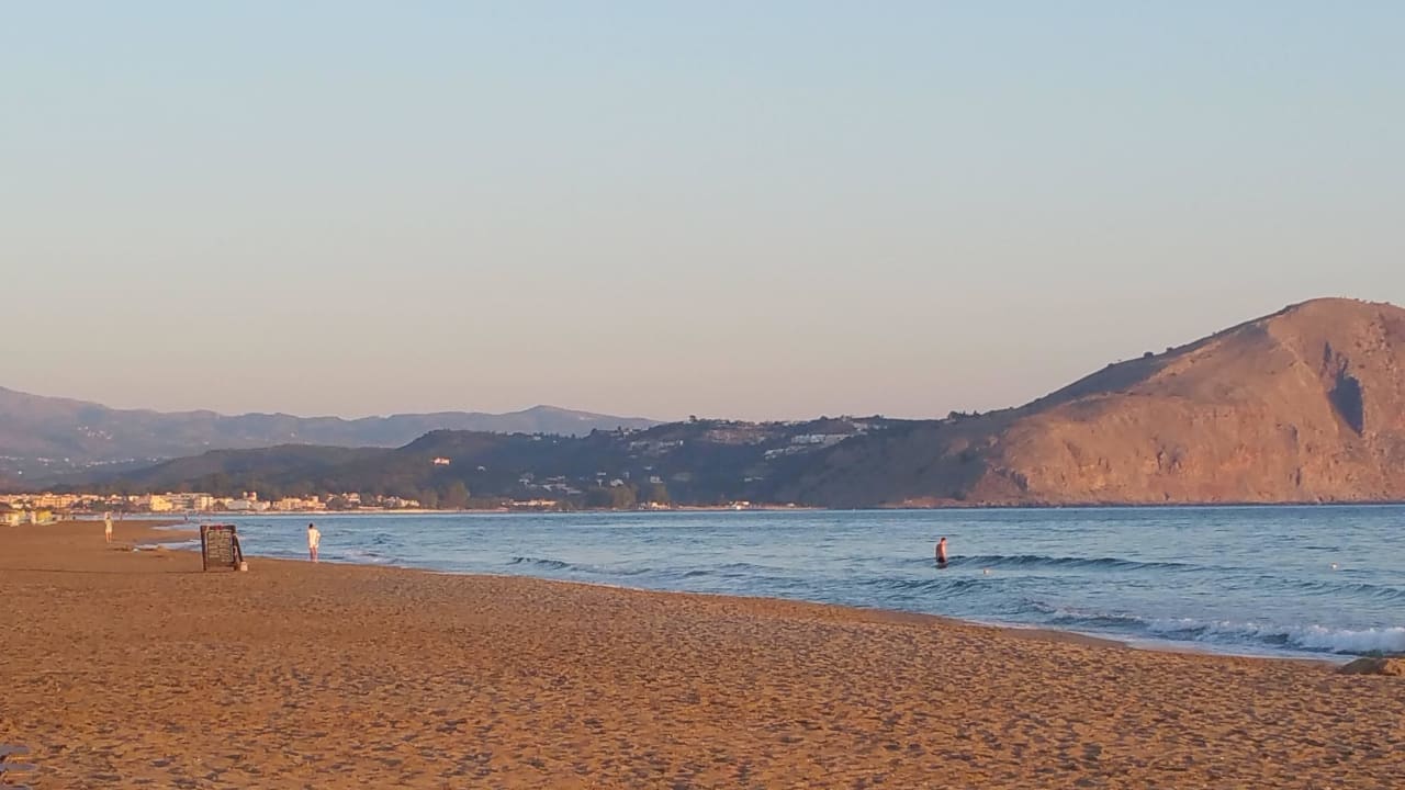 Strand mit Blick auf Georgioupolis Vantaris Luxury Beach Resort