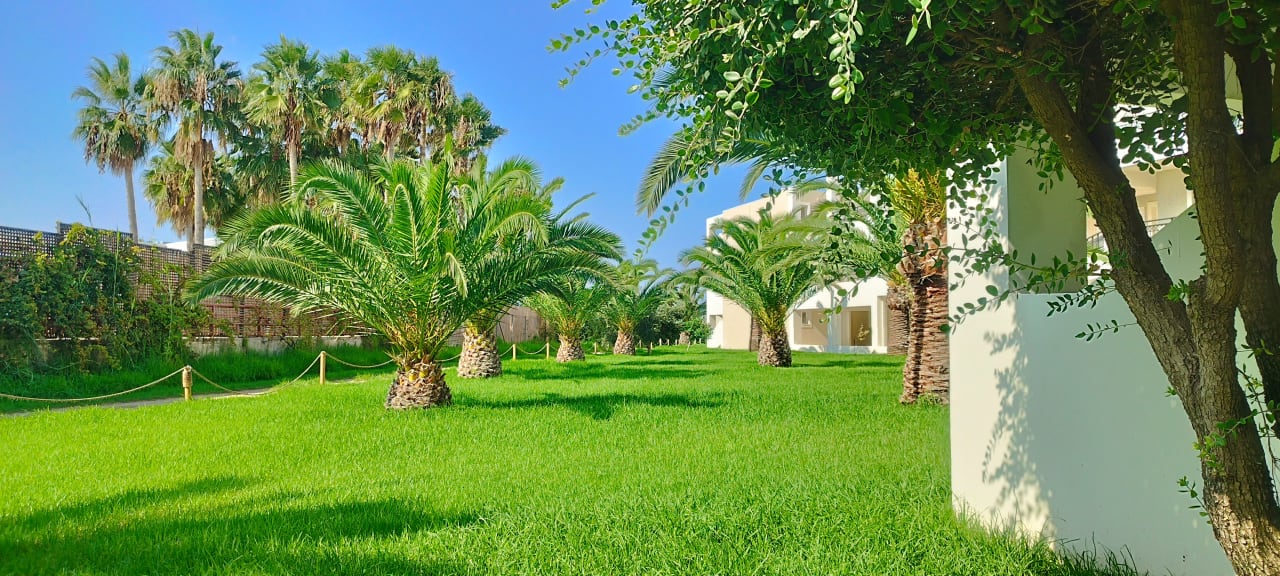 Gartenanlage Vantaris Palace
