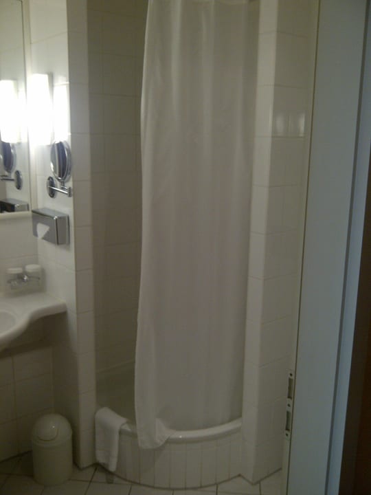 Dusche AMERON Berlin ABION Spreebogen Waterside
