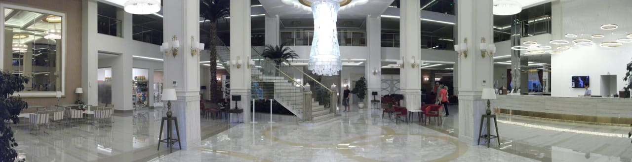 Lobby Hotel Royal Garden Beach