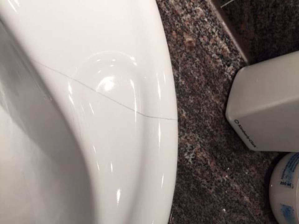 Bad...Defekte Keramik Das Kaltschmid - Familotel Tirol