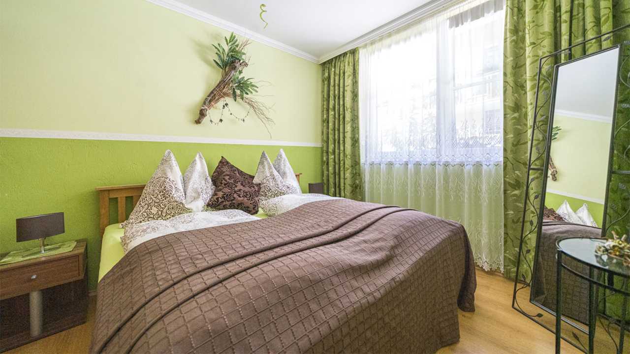 Zimmer Ferienwohnungen und Weinbau im Laubgassl