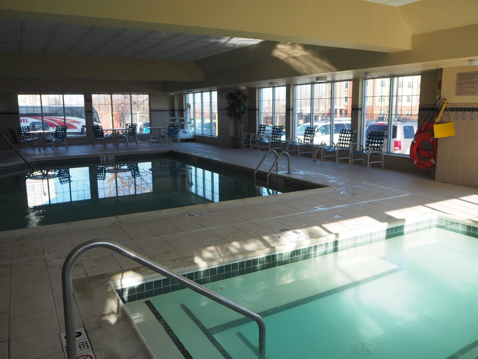 Basen Hampton Inn & Suites By Hilton- Newark Airport Elizabeth