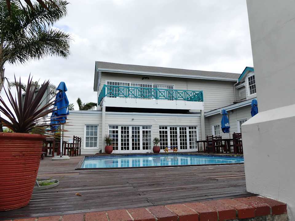 Pool Hotel Halyards