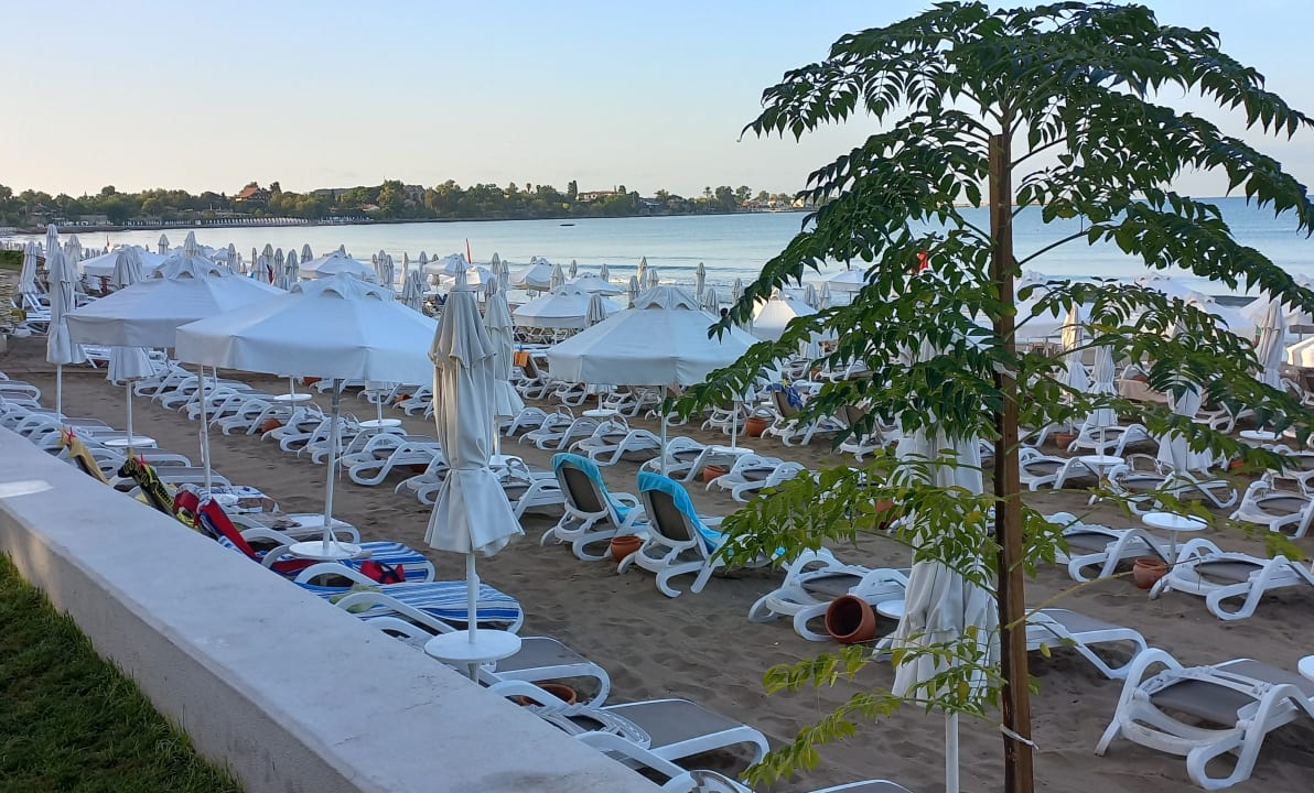 Strand Side Star Beach