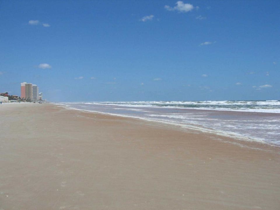 Strand in Daytona Beach La Quinta Inn & Suites Oceanfront Daytona Beach