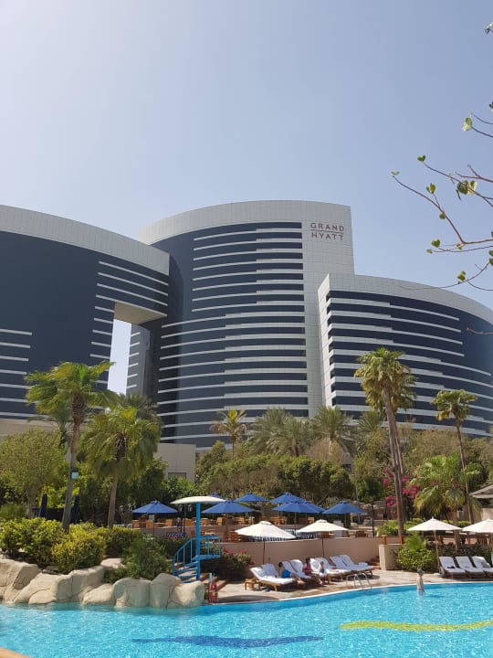 Hotel vom Pool aus Grand Hyatt Dubai