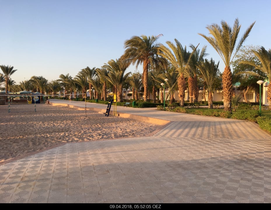 Strand Menaville Safaga