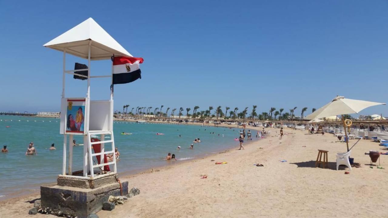 Riesiger, hoteleigener Strand Pickalbatros Dana Beach Resort - Hurghada