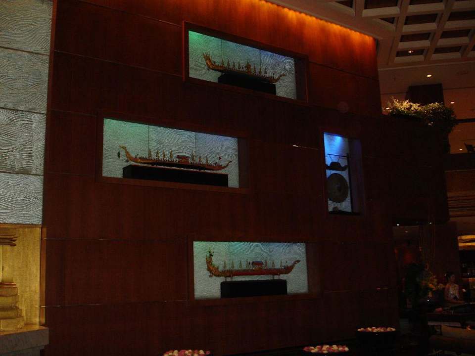 Lobby Royal Orchid Sheraton Hotel & Towers