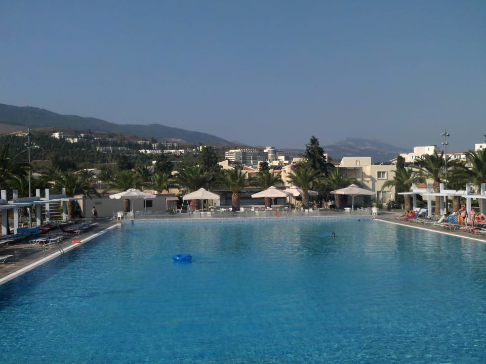 Großer Pool Kipriotis Village Resort