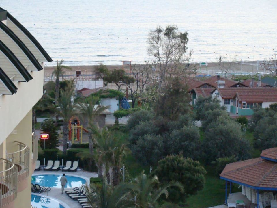 Ausblick auf den Hotel-Pool Side Sun Hotel