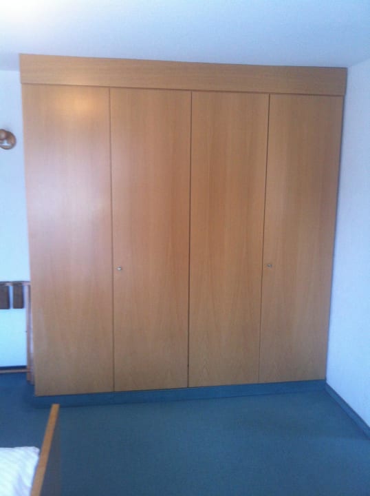 Grosser Schrank Kneipp-Kurhotel Seemüller