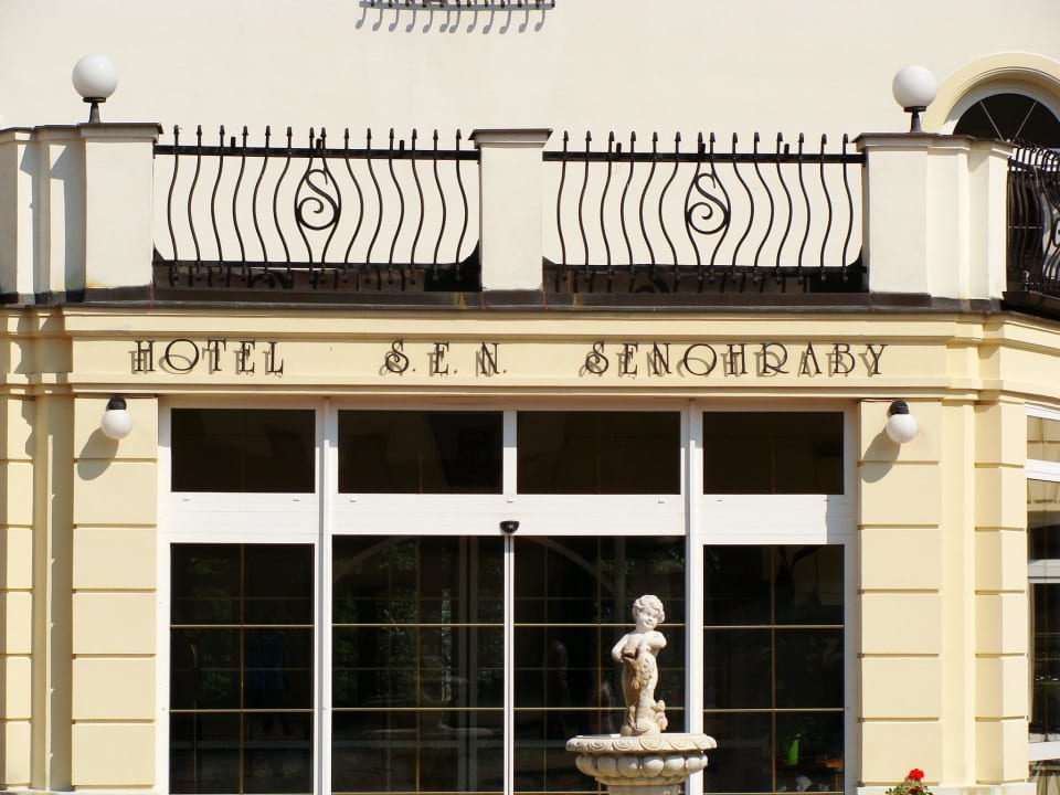 Vchod Hotel S.E.N. Senohraby