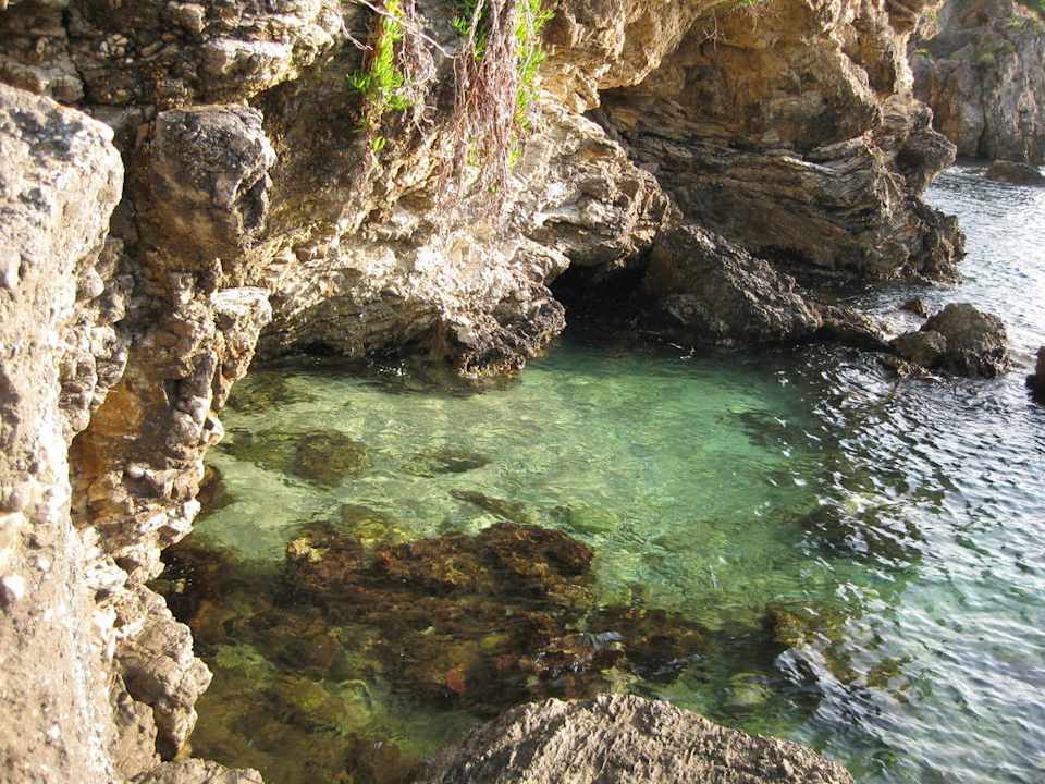 Glasklares Wasser wie überall auf Korfu Hotel Arias