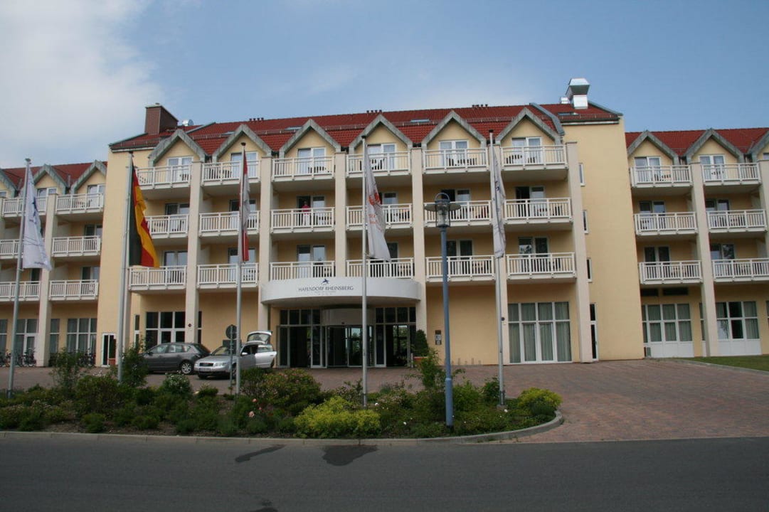 Haupteingang Precise Resort Hafendorf Rheinsberg