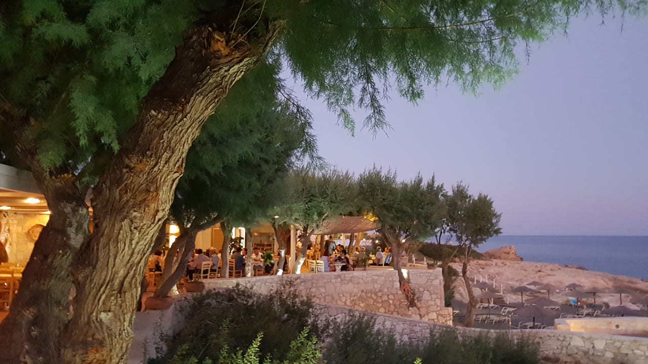 Gastro Hotel Kakkos Bay