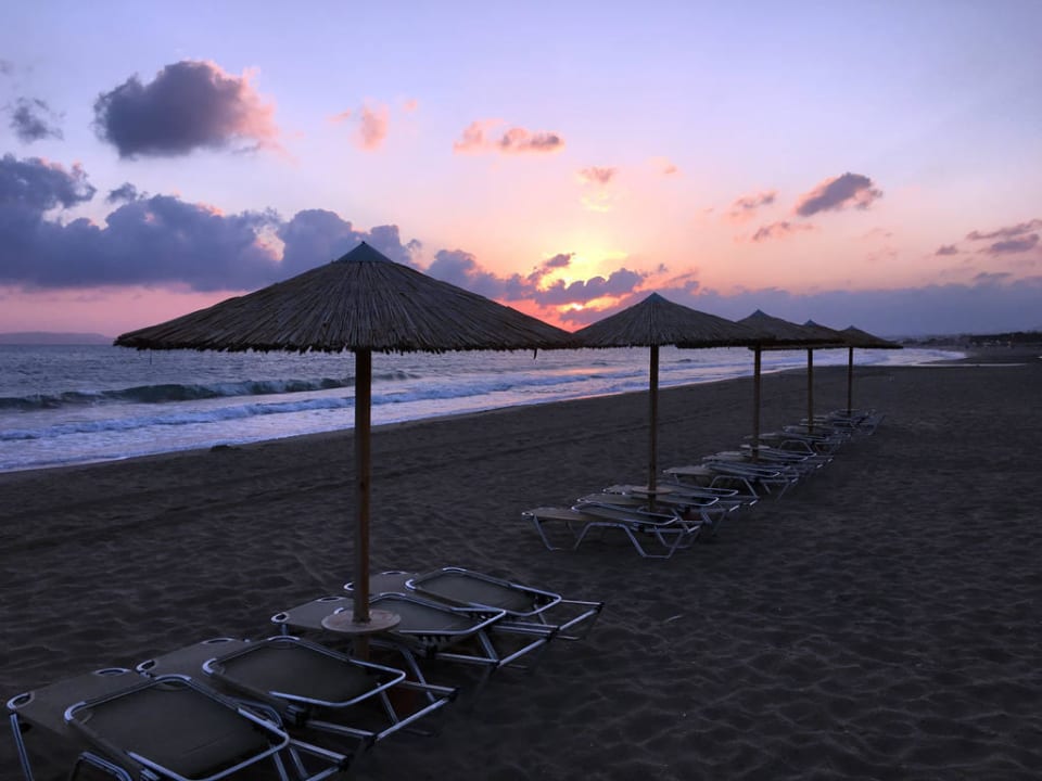Sonnenaufgang Apollonia Beach Resort & Spa