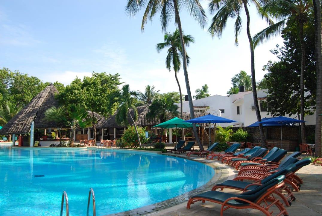 Pool Hotel Traveller's Club