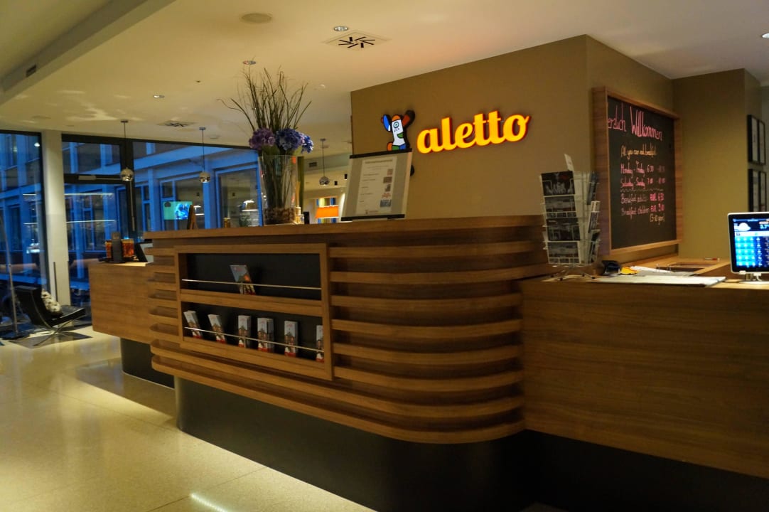 Rezeption aletto Hotel Kudamm