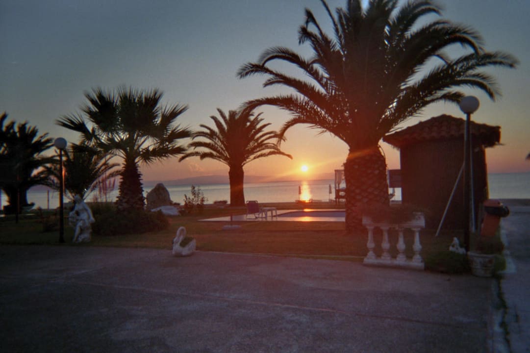 Sonnenaufgang! Assa Maris Beach Hotel