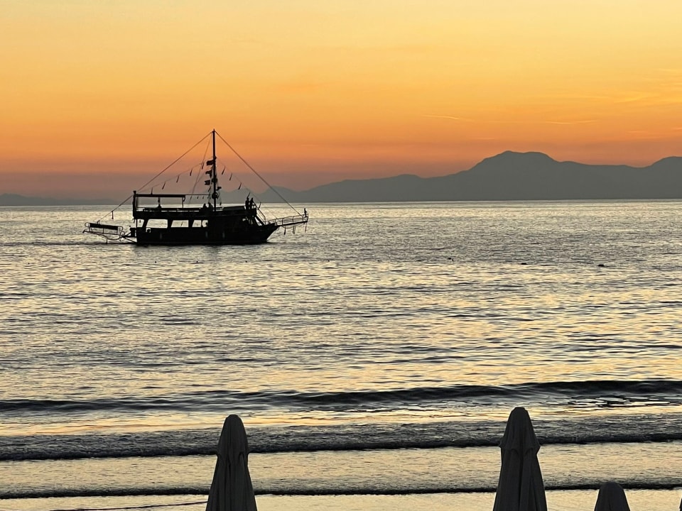 Ausblick Acanthus Cennet Barut Collection