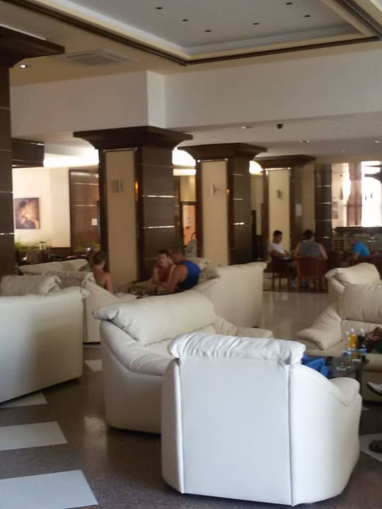 Lobby sehr schön sauber hell Vemara Beach