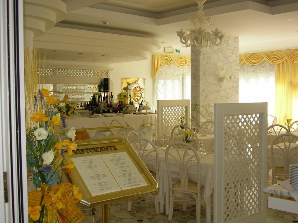 Eingangsbereich Speisesaal Hotel Punta dell'Est