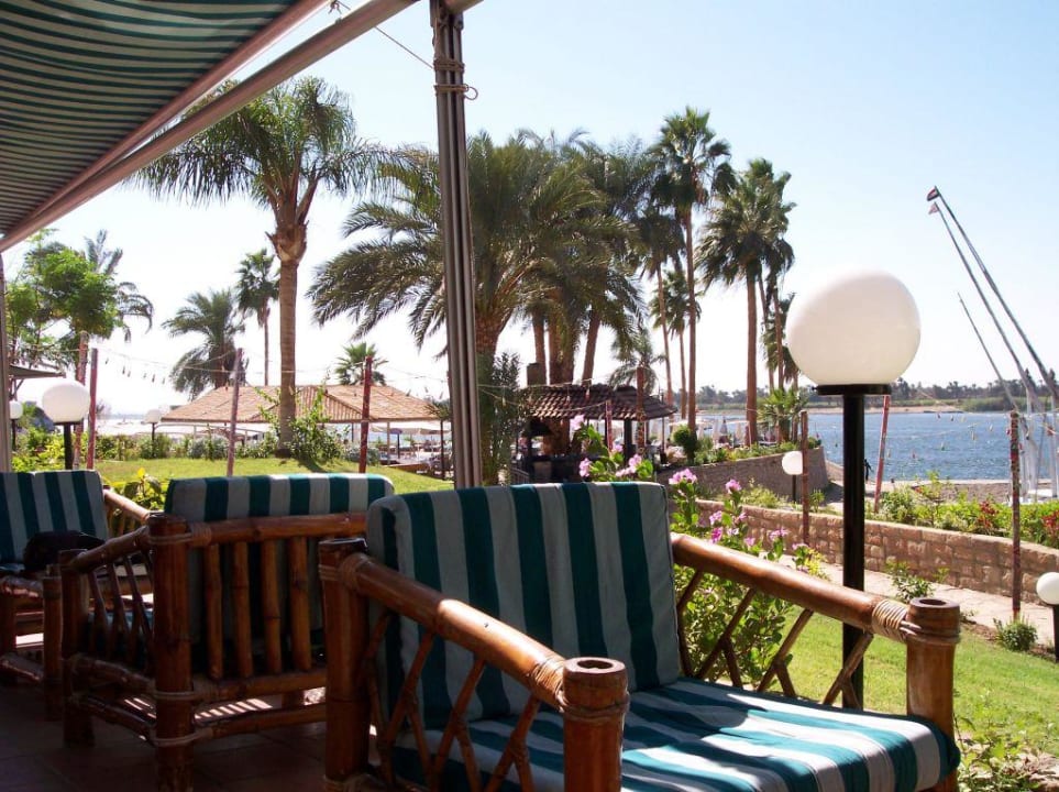 Vor der Lobby Steigenberger Resort Achti Luxor