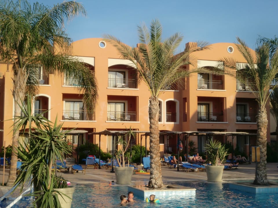 Poolleben Jaz Dar EL Madina