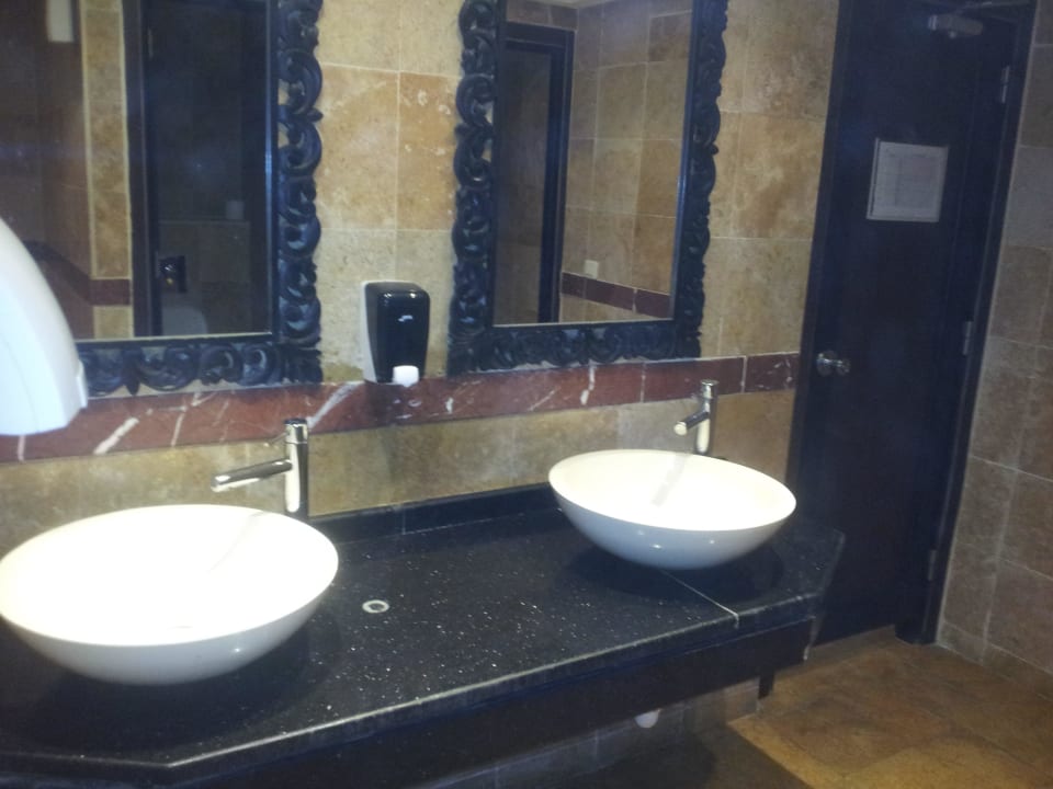 WC in der Lobby Hotel Green Palm