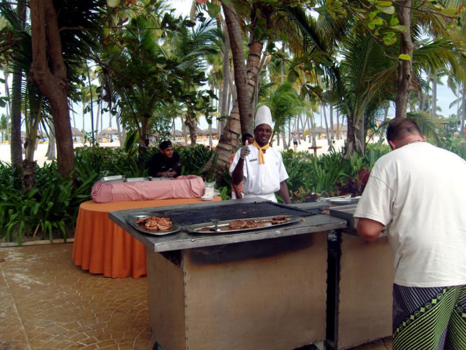 Grillen am Pool Catalonia Punta Cana - All Inclusive