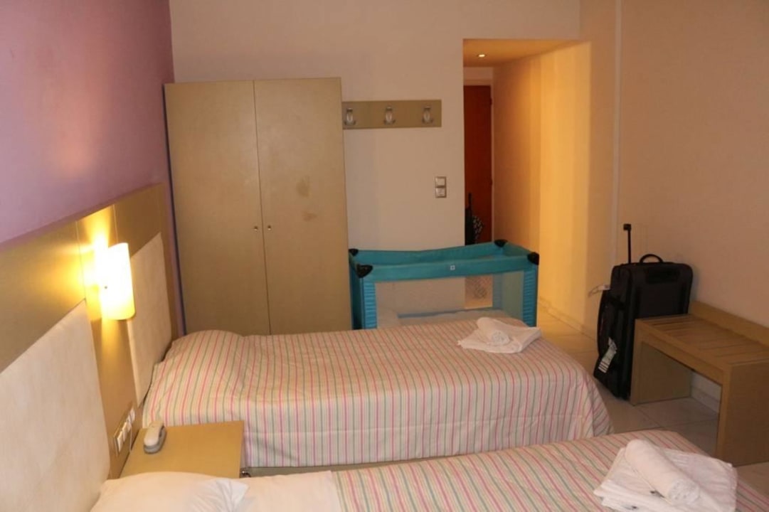 Betten Porto Koukla Beach