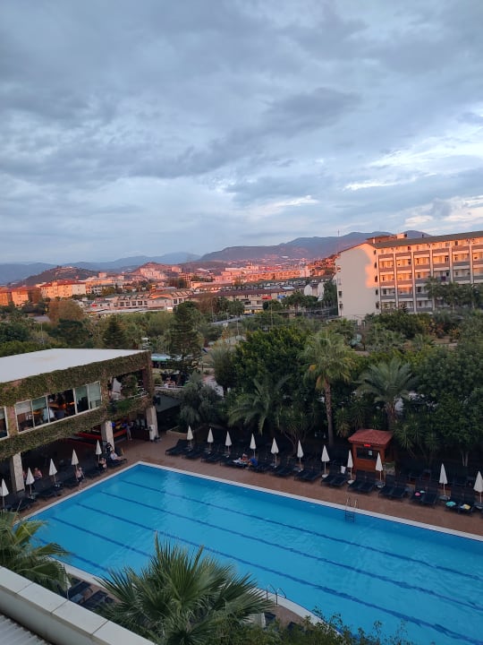 Pool Telatiye Resort