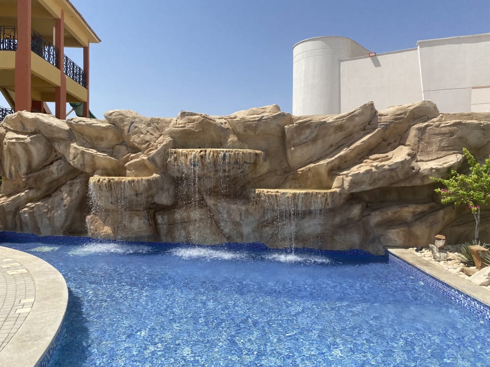 Pool Malikia Resort Abu Dabbab