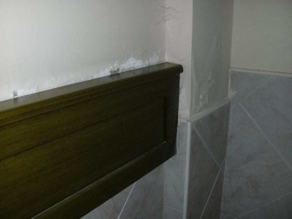 Schimmel an der Wand Armas Gül Beach