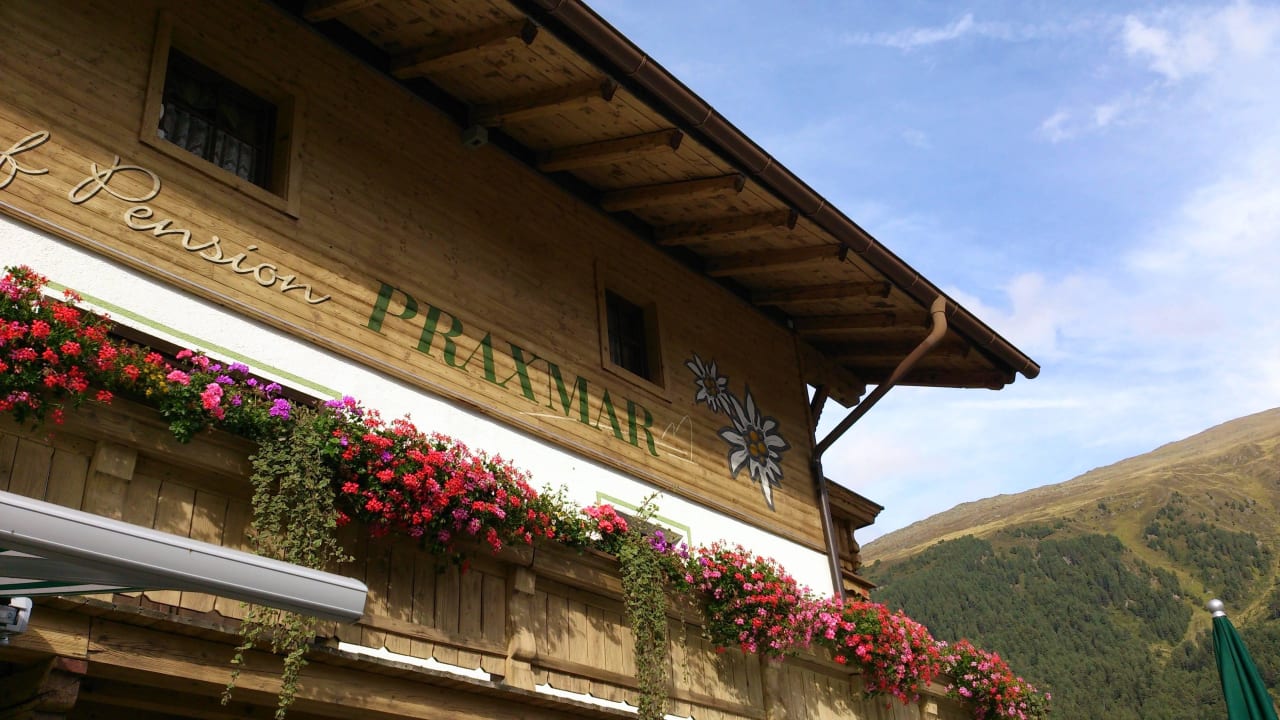 Außenansicht Alpengasthof Pension Praxmar
